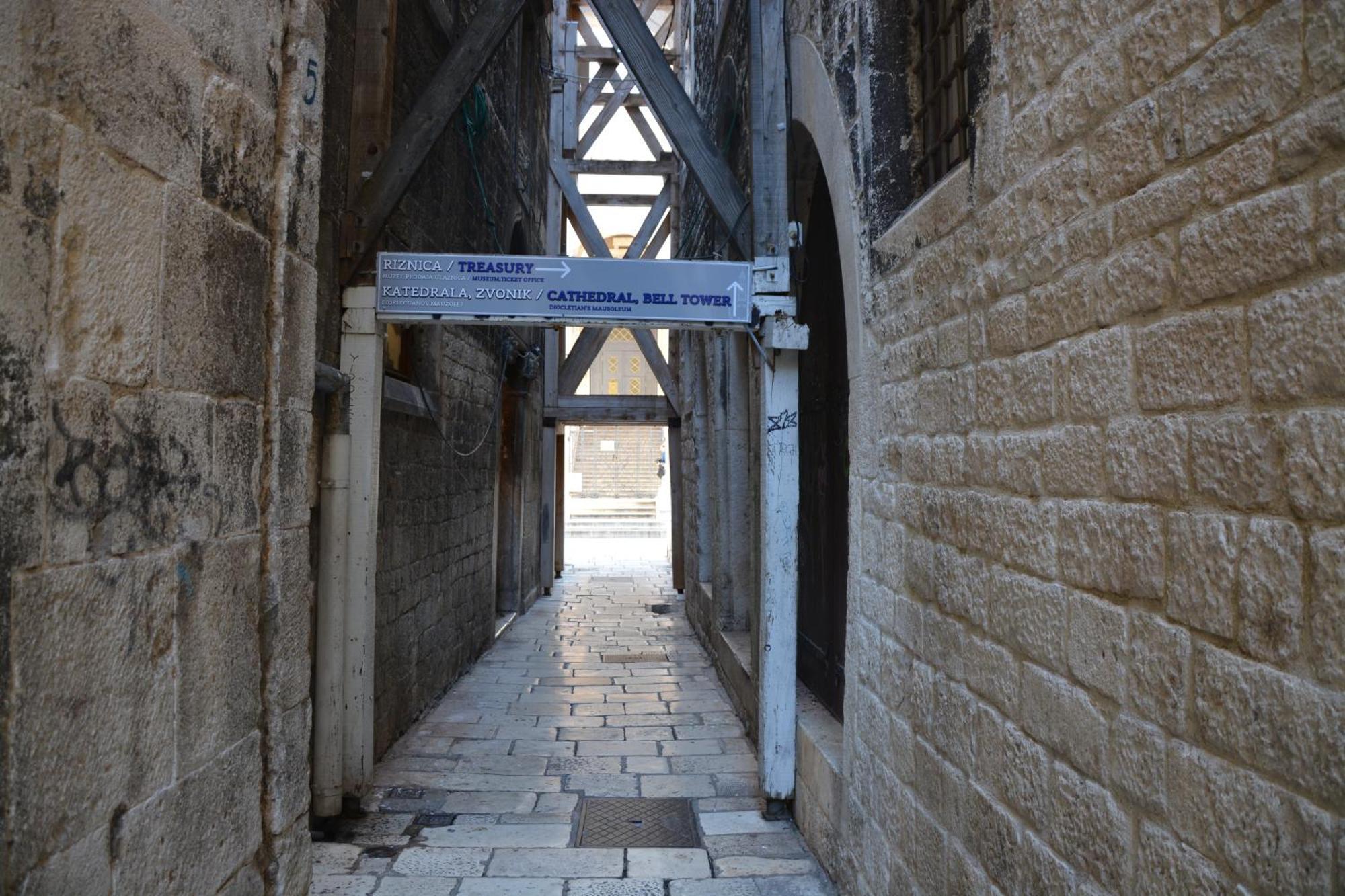 Largo Apartment In The Heart Of Diocletian Palace スプリト エクステリア 写真