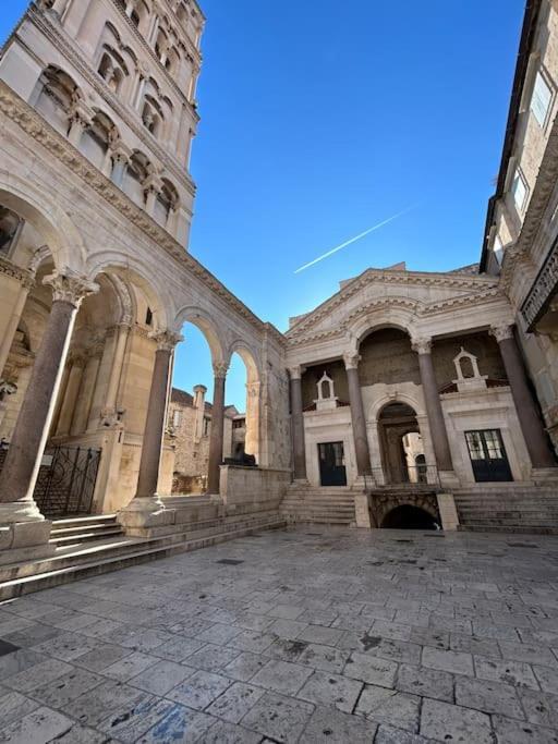 Largo Apartment In The Heart Of Diocletian Palace スプリト エクステリア 写真
